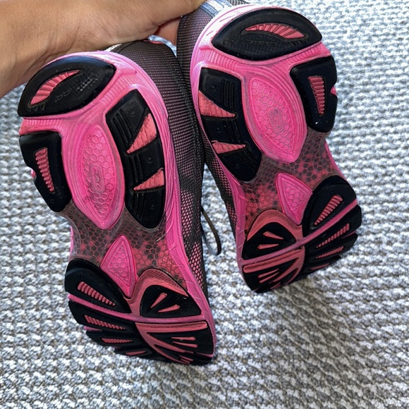 ASICS Shoes - Picture 5 of 7